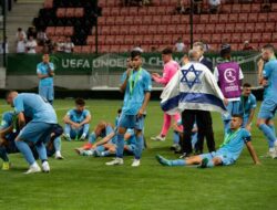 01gw242ytxg232aqj41f544vwj