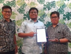 tim_kuasa_hukum_bank_ocbc_nisp_hasbi_setiawan_tengah_beri_keter_840x576