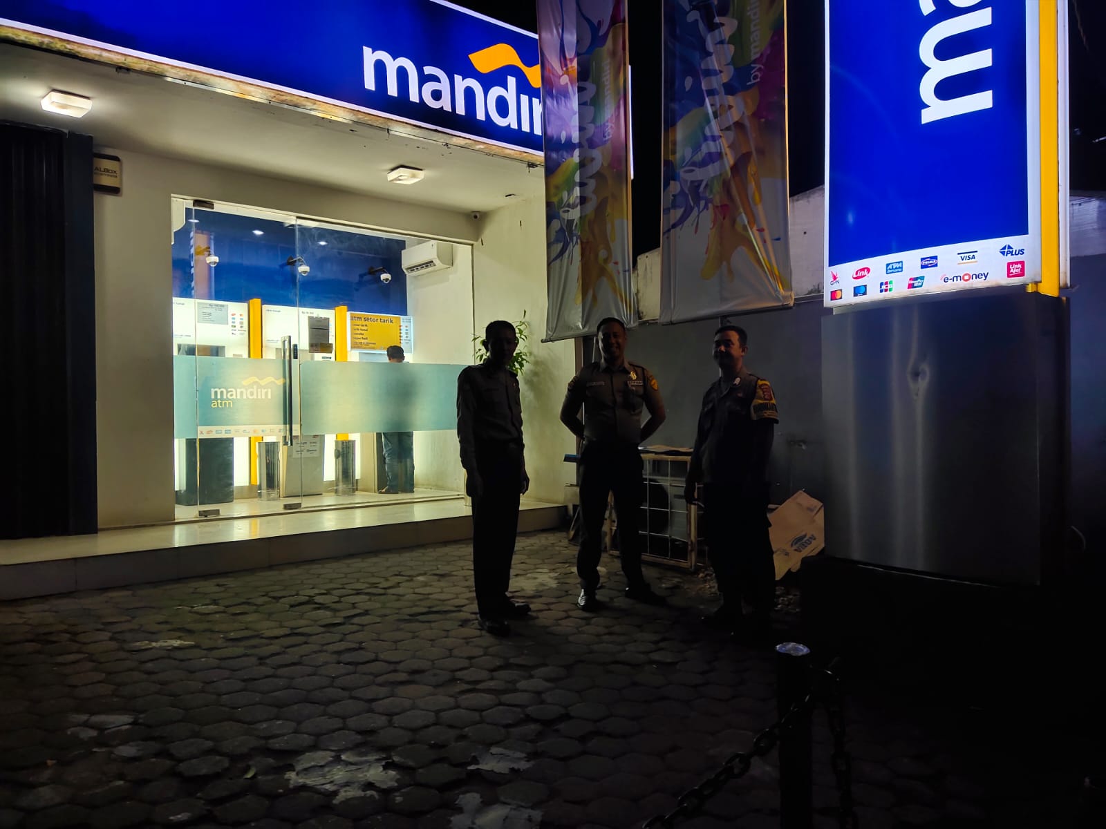 89a2a0ee-a5c4-44f0-bafb-c2f58cc2898b