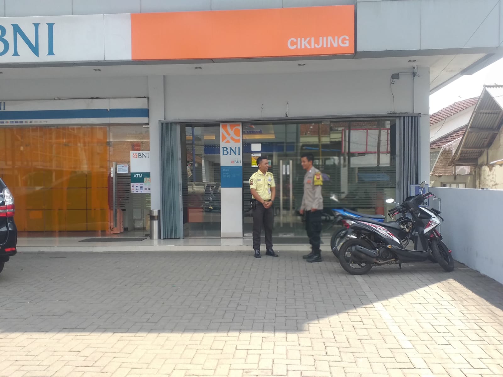 b6596708-cd46-4c47-a76d-9324dff2237b