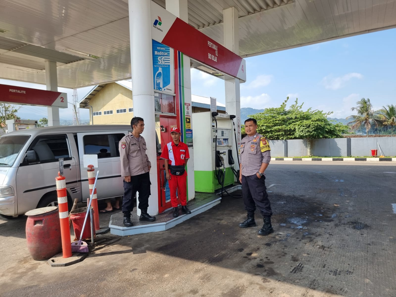 938445dc-7e6e-43ec-b471-96fde00540c7