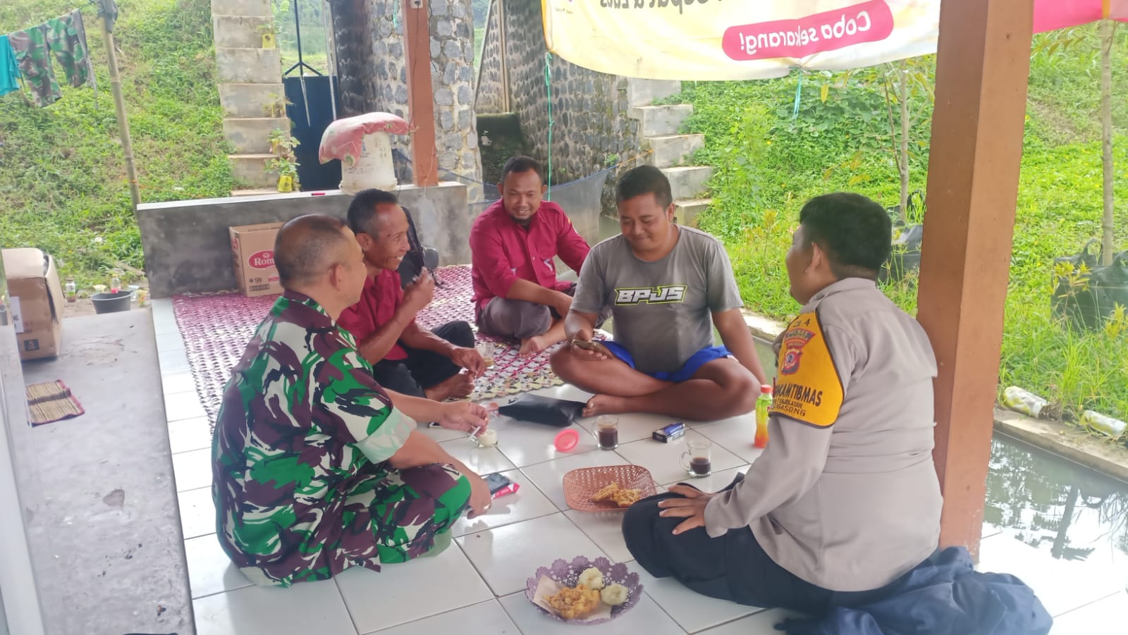 e0f80753-c5db-43d1-a9c1-c42dc15ca9d2