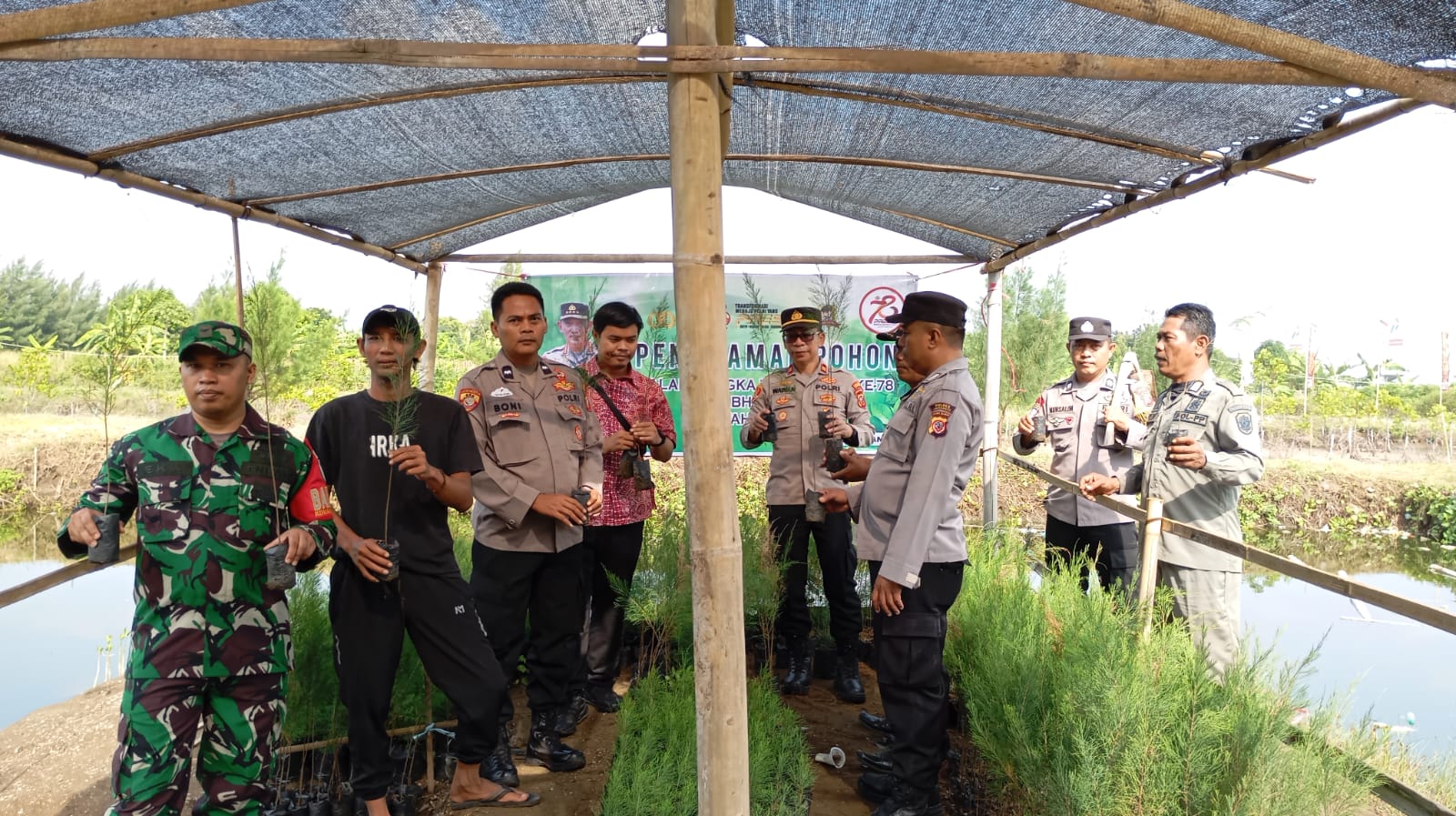 f2408760-1bc9-4bbb-afef-78c9bfae5409