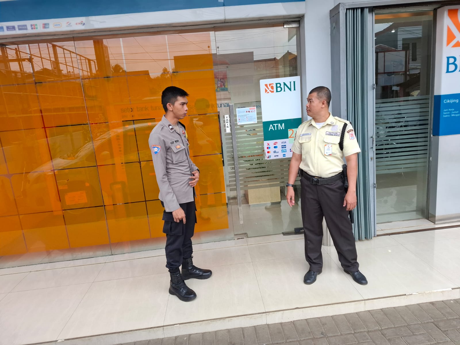 c9ec66cd-fdfb-4d04-a7b4-2b8da4d82bb2