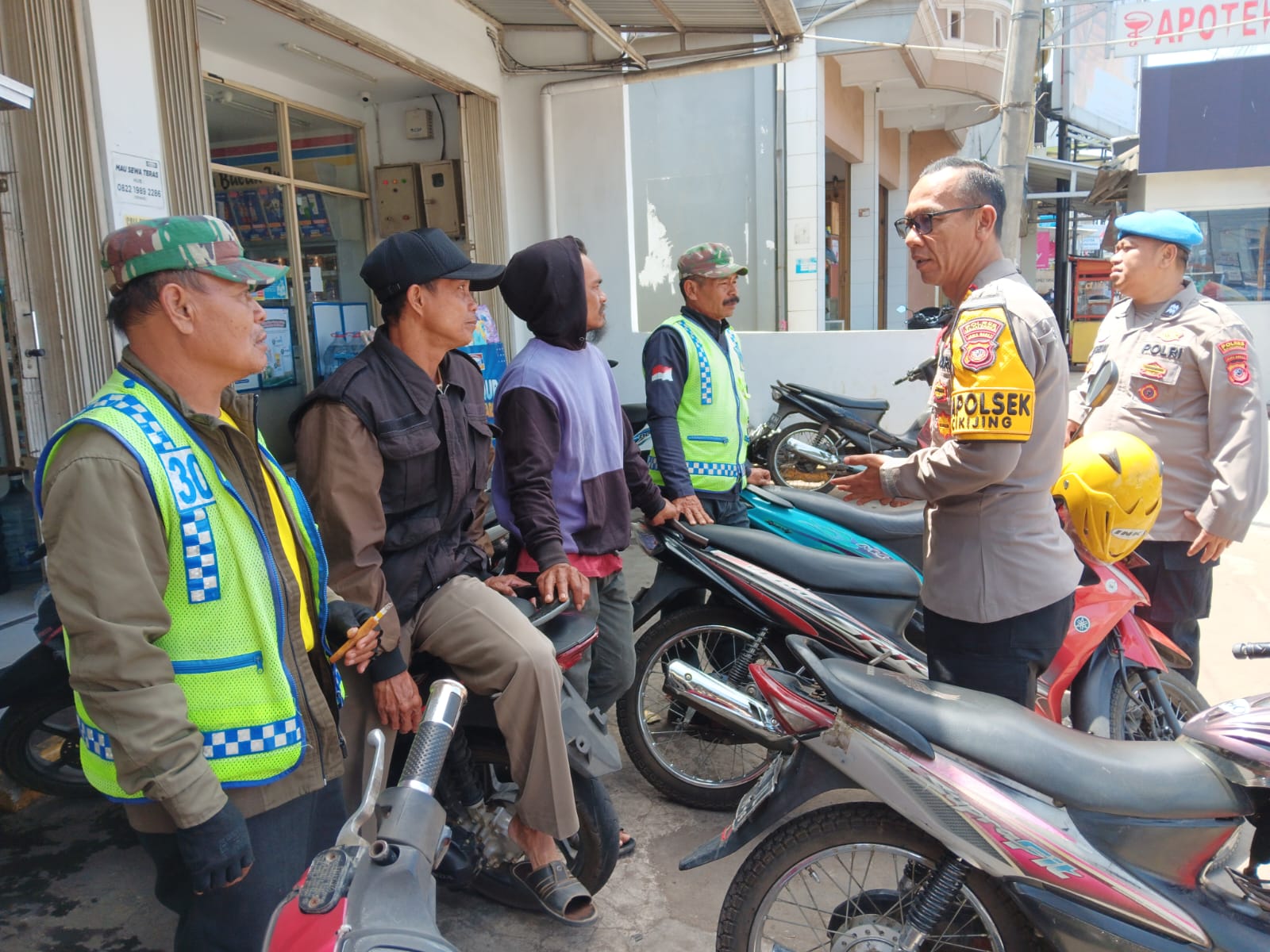 3abc8dfd-3b5a-42f6-890b-068af1dd3645