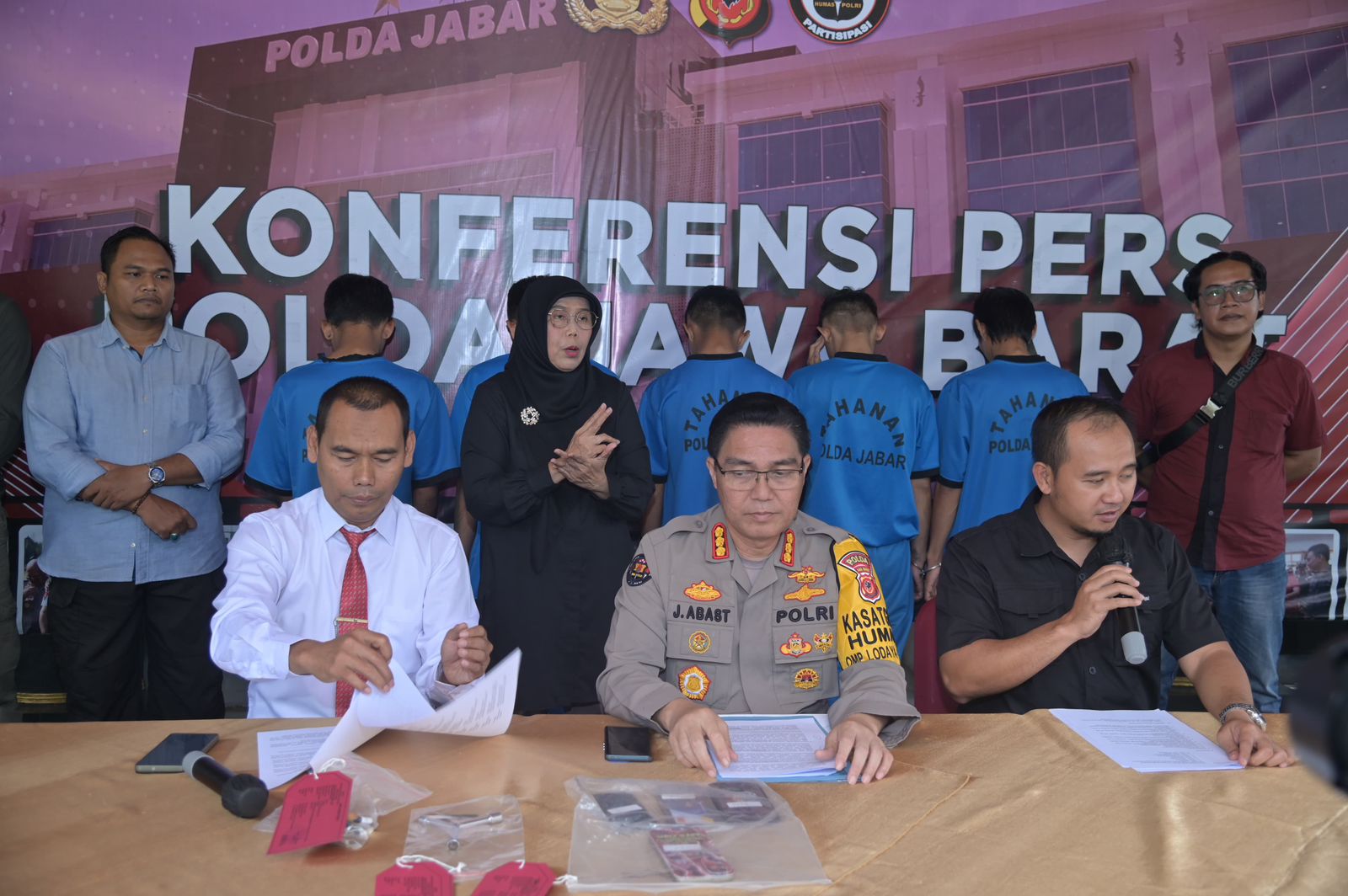 a1779080-85c4-495c-b93e-98ccf8a761e8