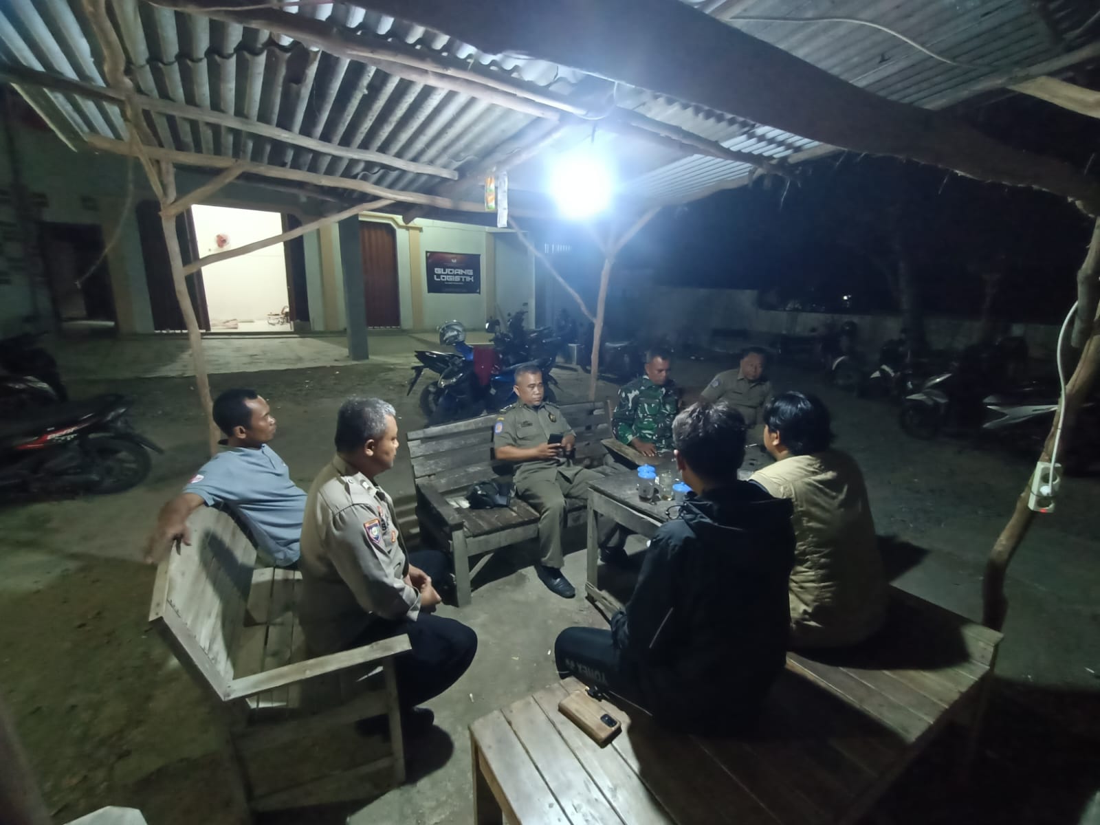 e2733052-359f-4bf3-aa96-9537fce3ba50