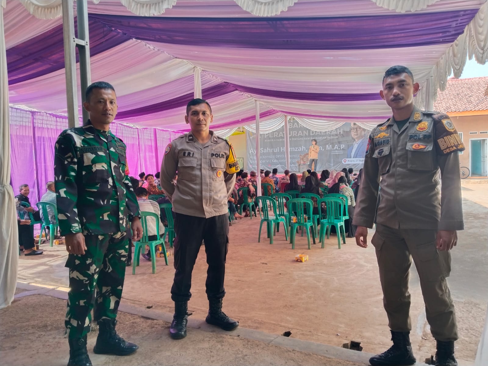 ea7a5dc9-0a99-42b2-816a-312d8ac707b1