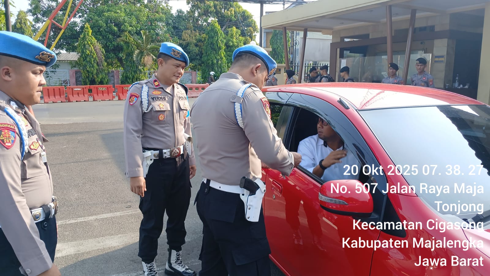 2ef991b5-d973-458c-b90c-d12681cfb159