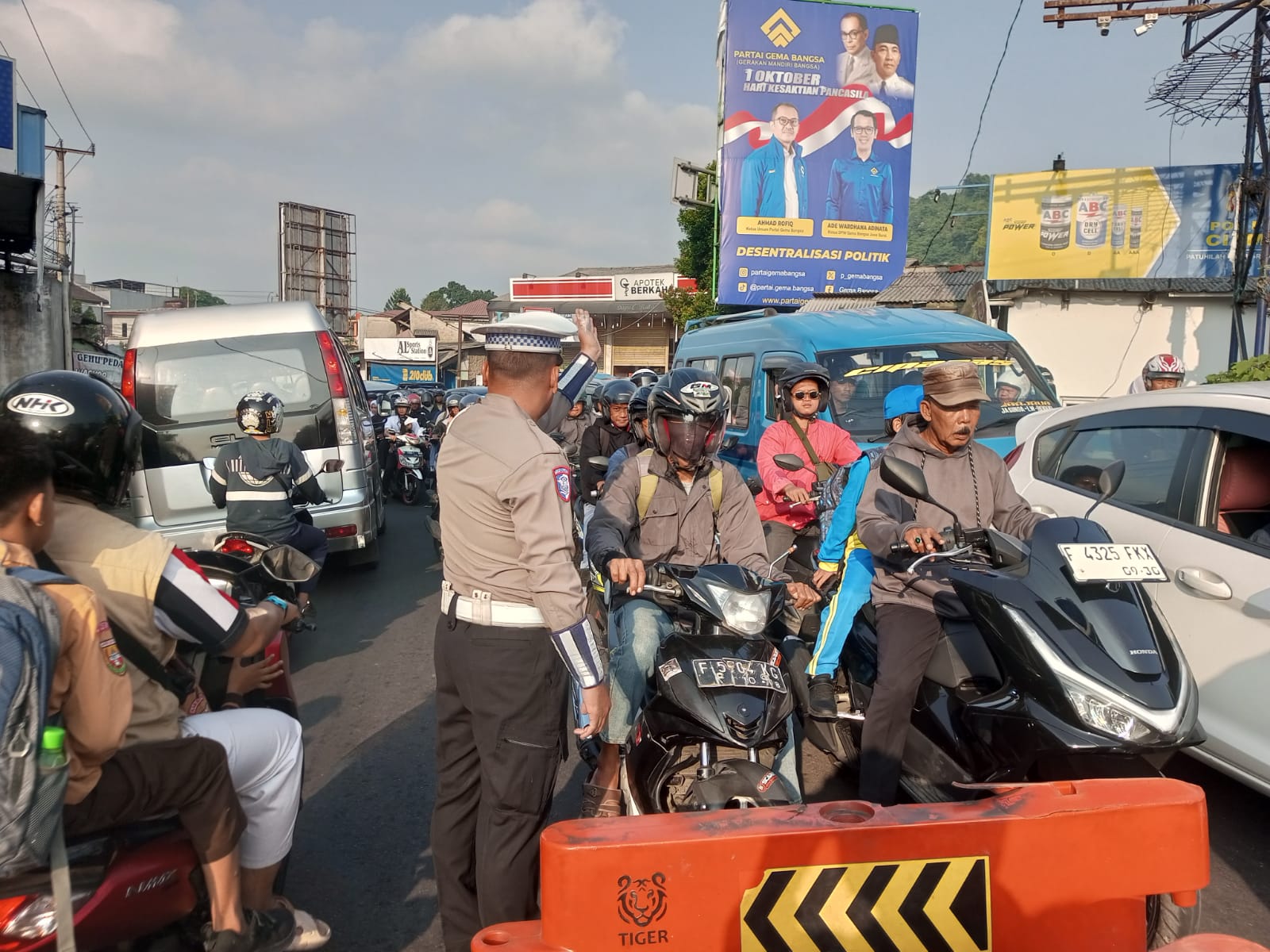 daf75f06-bfd5-4801-b608-55faa7066088